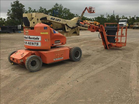 2013 JLG E400AJP Boom Lift