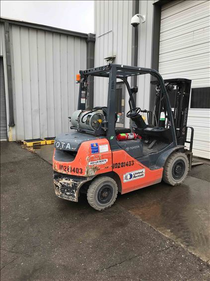 2014 Toyota 8FGU25 Warehouse Forklift