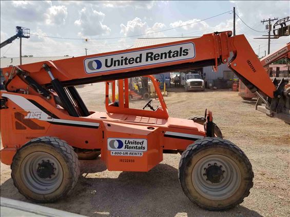 2014 SKYTRAK 8042 Rough Terrain Forklift