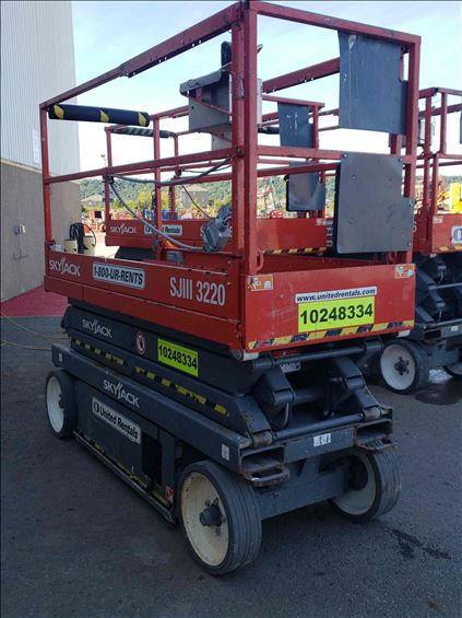 2014 Skyjack SJIII3220 Scissor Lift