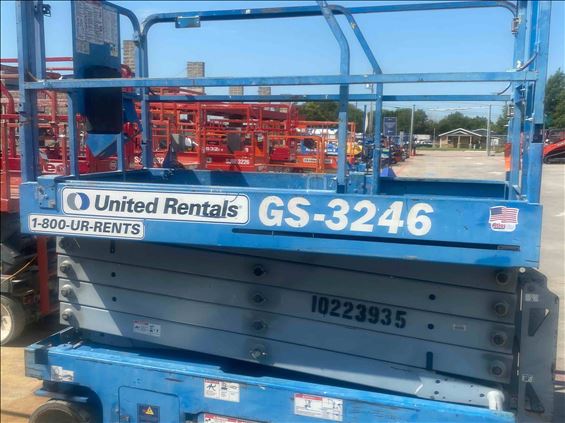 2014 Genie GS-3246 Scissor Lift