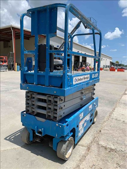 2014 Genie GS-1930 Scissor Lift