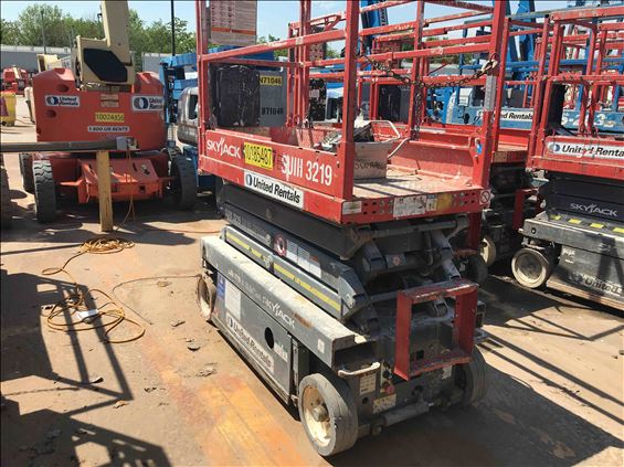 2013 Skyjack SJIII3219 Scissor Lift