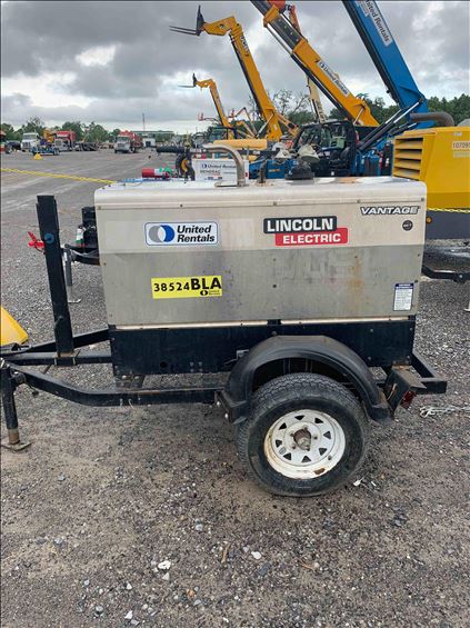 2016 Lincoln Electric Vantage 300 Welder