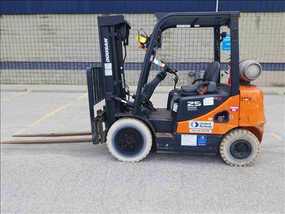 2015 Doosan G25E-5 Warehouse Forklift