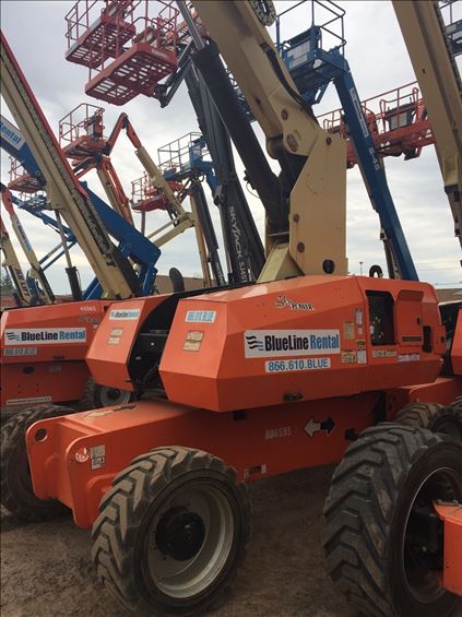 2013 JLG 800S