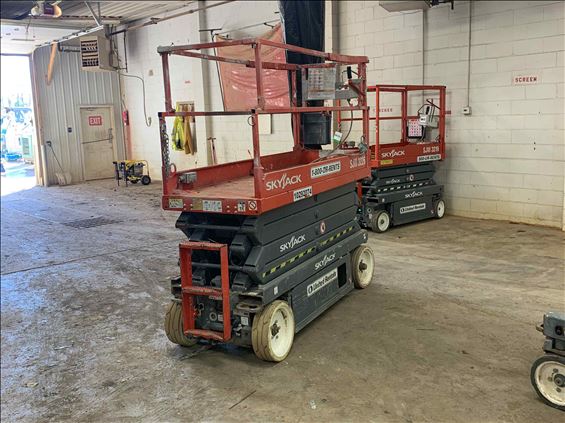 2014 Skyjack SJIII3226 Scissor Lift