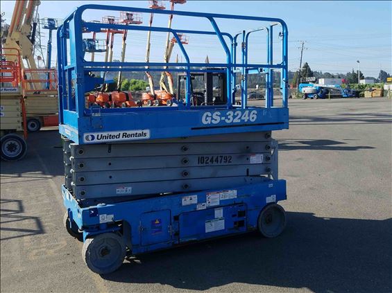 2014 Genie GS-3246 Scissor Lift