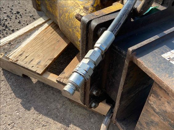2017 Atlas Copco SB 452 Attachment