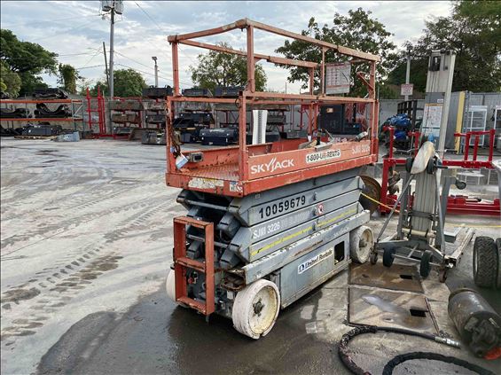2012 Skyjack SJIII3226 Scissor Lift
