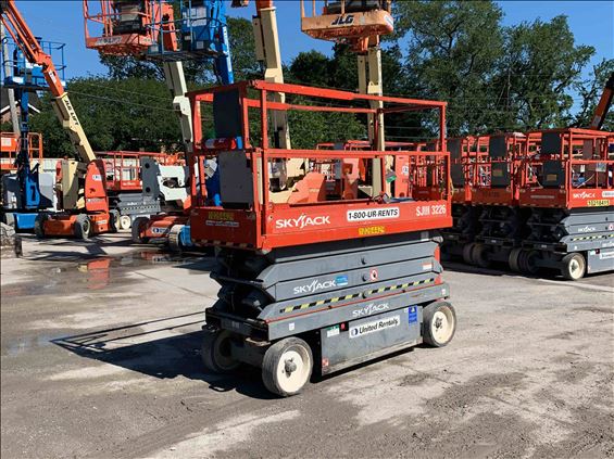 2014 Skyjack SJIII3226 Scissor Lift