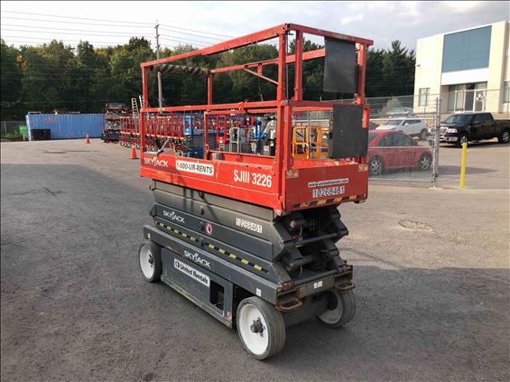 2014 Skyjack SJIII3226 Scissor Lift