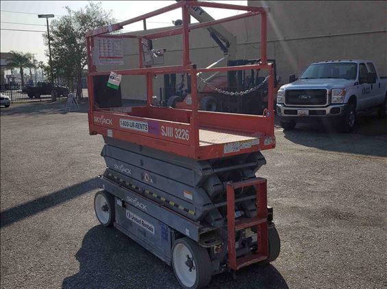 2014 Skyjack SJIII3226 Scissor Lift