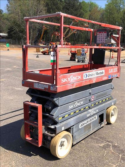 2015 Skyjack SJIII3226 Scissor Lift