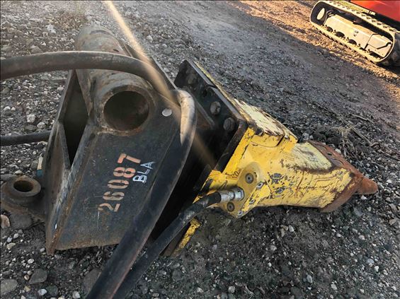 2015 Atlas Copco SB 452 Attachment