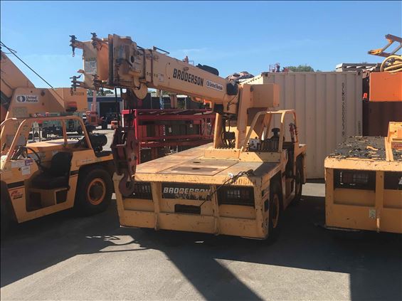 2003 Broderson IC-80-3G Crane