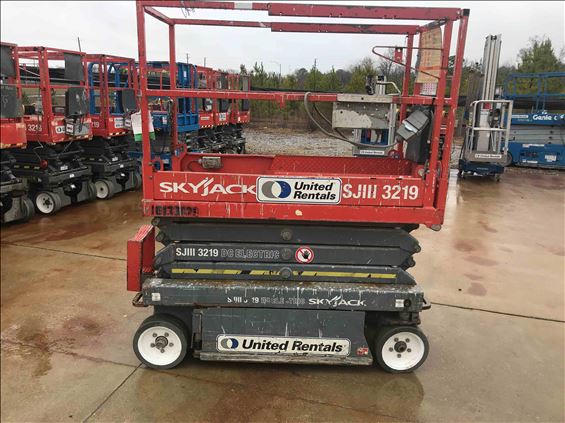 2013 Skyjack SJIII3219 Scissor Lift