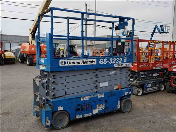 2014 Genie GS-3232 Scissor Lift
