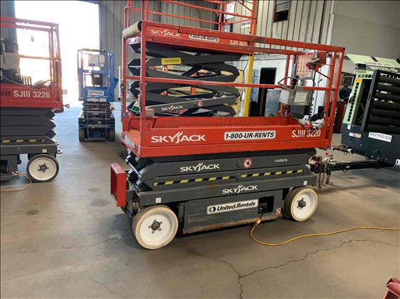 2014 Skyjack SJIII3220 Scissor Lift