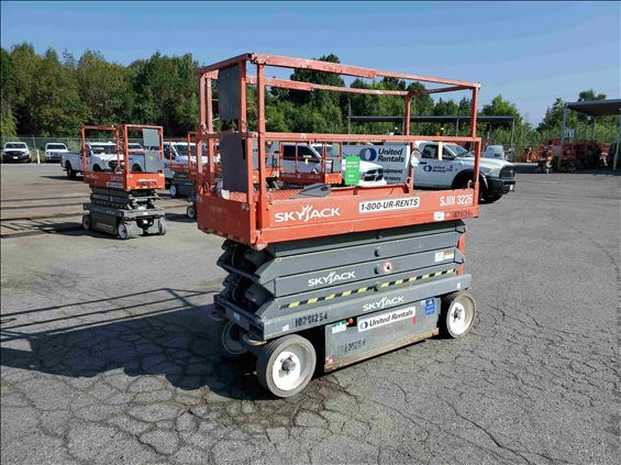 2014 Skyjack SJIII3226 Scissor Lift