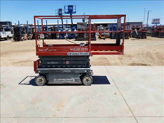 2014 Skyjack SJIII3219 Scissor Lift