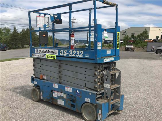 2014 Genie GS-3232 Scissor Lift