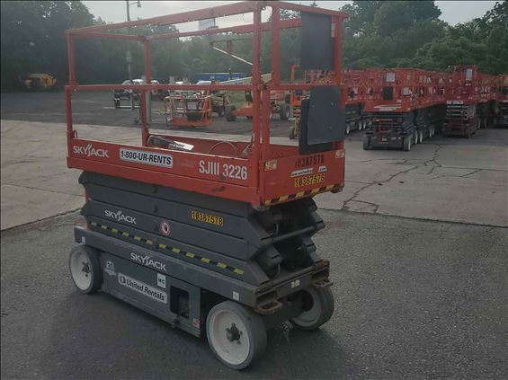 2015 Skyjack SJIII3226 Scissor Lift