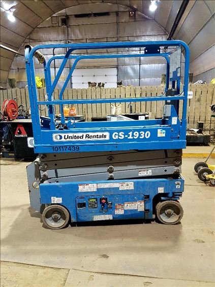 2013 Genie GS-1930 Scissor Lift
