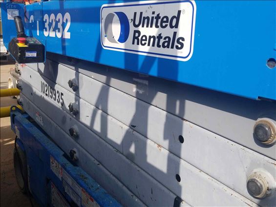 2014 Genie GS-3232 Scissor Lift
