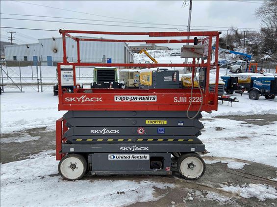 2014 Skyjack SJIII3226 Scissor Lift
