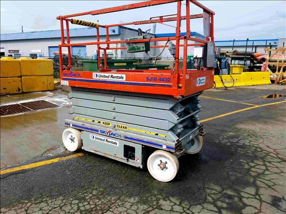 2012 Skyjack SJIII4632 Scissor Lift