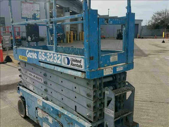2012 Genie GS-3232 Scissor Lift