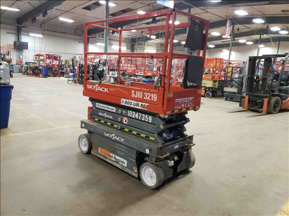 2014 Skyjack SJIII3219 Scissor Lift