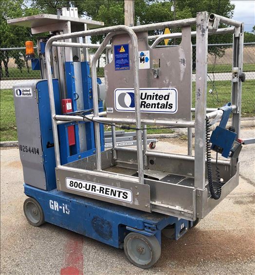 2014 Genie GR-15 Scissor Lift