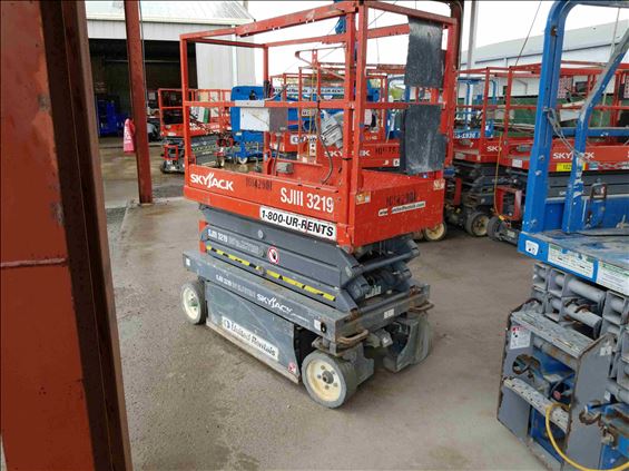2013 Skyjack SJIII3219 Scissor Lift