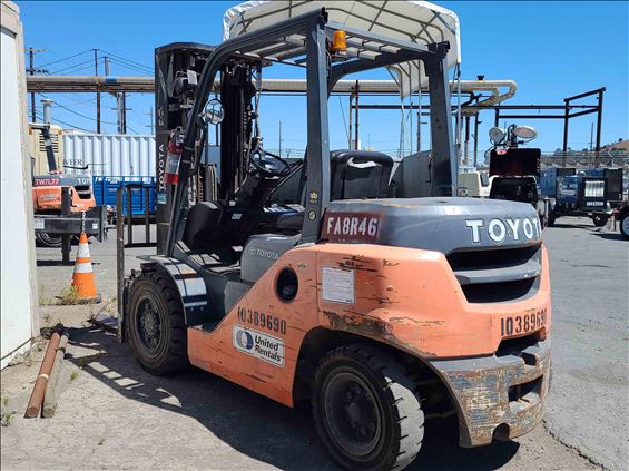 2015 Toyota 8FD35U Warehouse Forklift