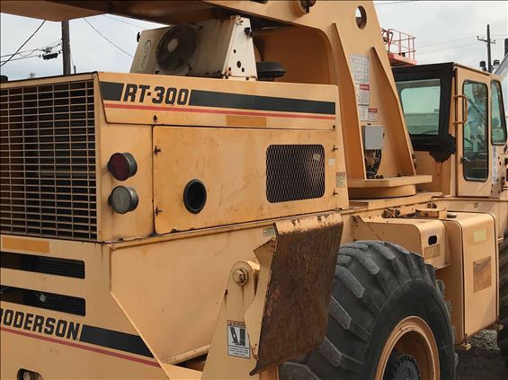 2008 Broderson RT3002E Crane