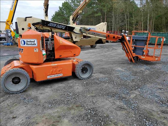2013 JLG E450AJ Boom Lift