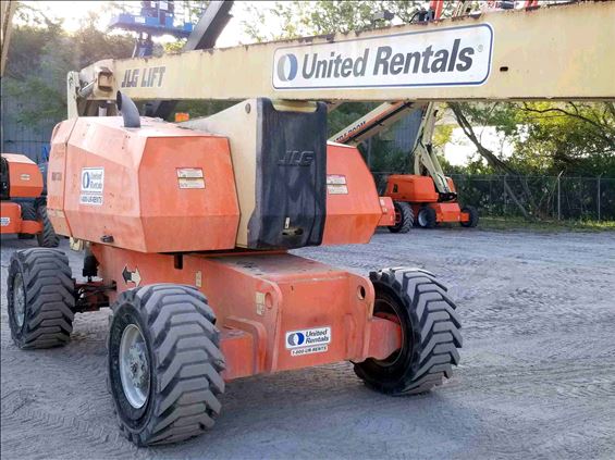2013 JLG 800AJ
