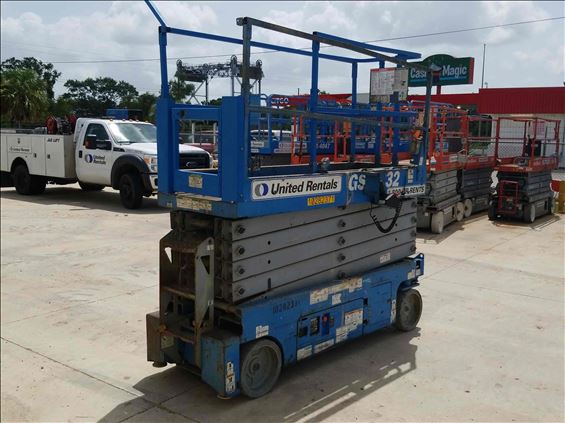 2014 Genie GS-3232 Scissor Lift