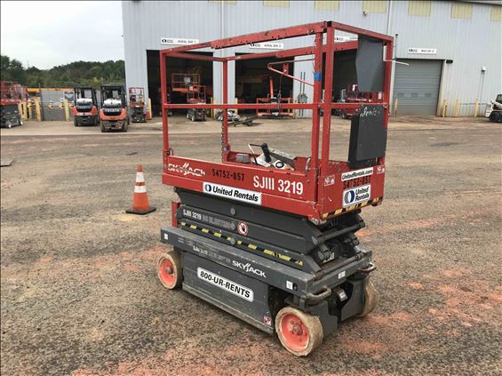 2013 Skyjack SJIII3219 Scissor Lift