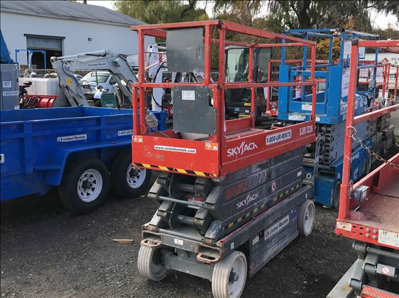2014 Skyjack SJIII3226 Scissor Lift
