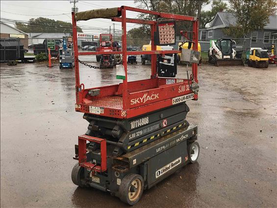 2013 Skyjack SJIII3219 Scissor Lift