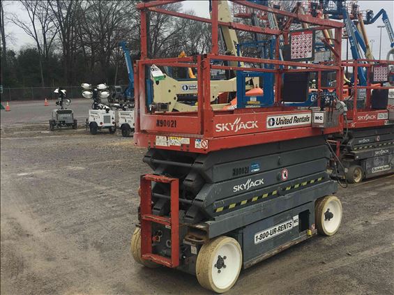 2015 Skyjack SJIII3226 Scissor Lift
