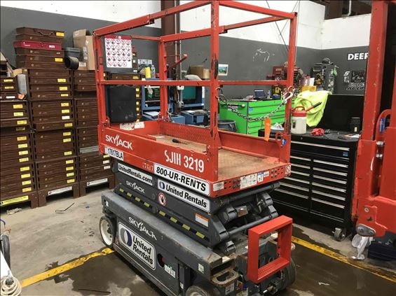 2015 Skyjack SJIII3219 Scissor Lift