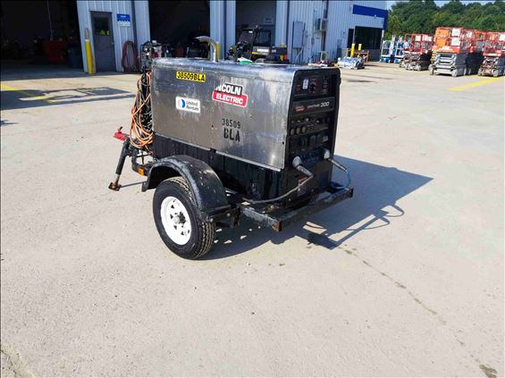 2016 Lincoln Electric Vantage 300 Welder