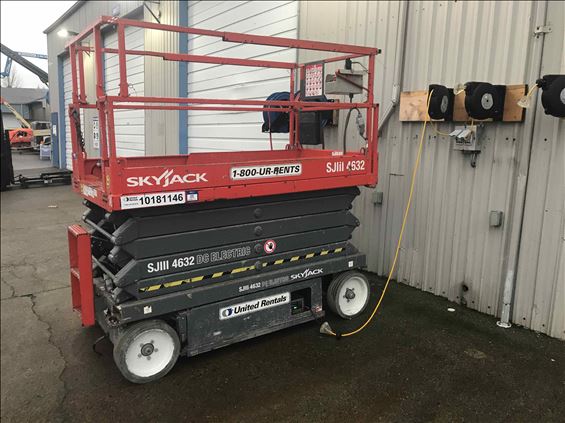 2013 Skyjack SJIII4632 Scissor Lift