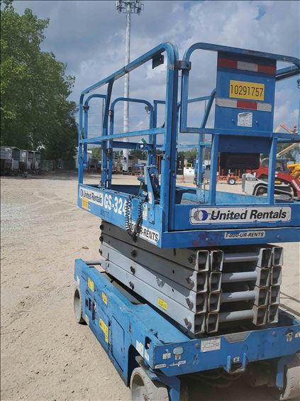 2014 Genie GS-3246 Scissor Lift