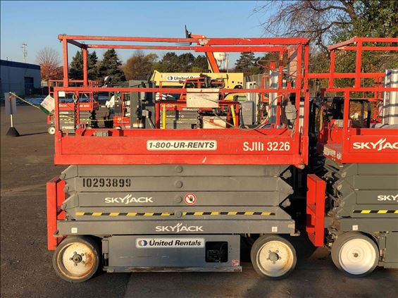 2014 Skyjack SJIII3226 Scissor Lift