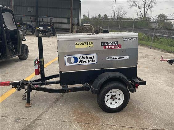 2017 Lincoln Electric Vantage 300 Welder
